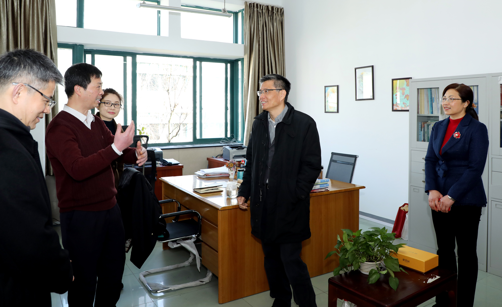 宣书记走访学院.jpg (2).jpg 宣书记走访学院.jpg (2).jpg